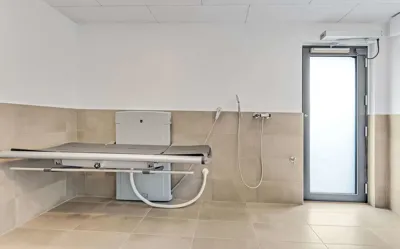 Hvidbjerg Strand Camping Resort Servicebygning Handicapbriks